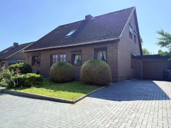 Immobilie in Hitzhusen - Viel Platz für eine Familie mit Kindern und Haustieren - Bild 0