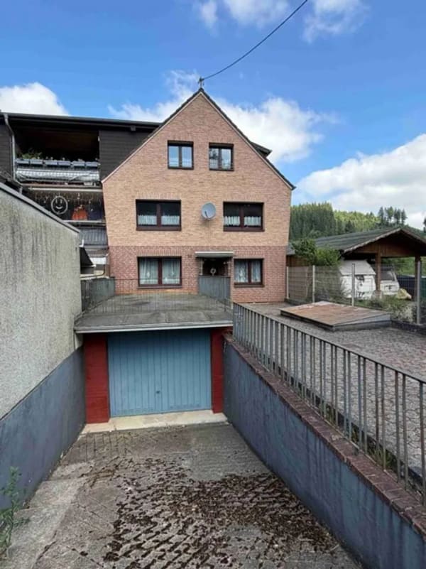 Immobilie in Hellenthal - Großzügiges Wohnhaus mit drei vollwertigen Wohnebenen (188 m²) und flexiblen Nutzungsmöglichkeiten - Bild 2