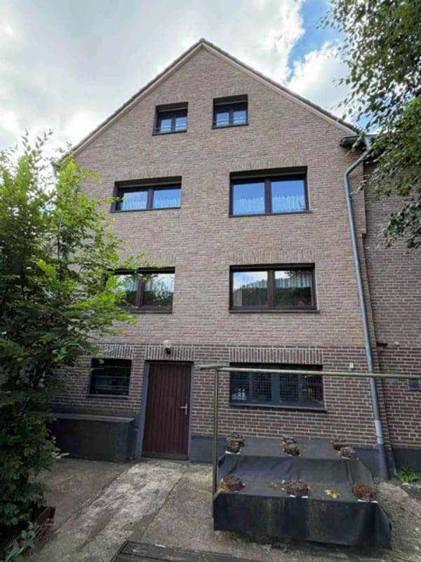 Immobilie in Hellenthal - Großzügiges Wohnhaus mit drei vollwertigen Wohnebenen (188 m²) und flexiblen Nutzungsmöglichkeiten - Bild 3