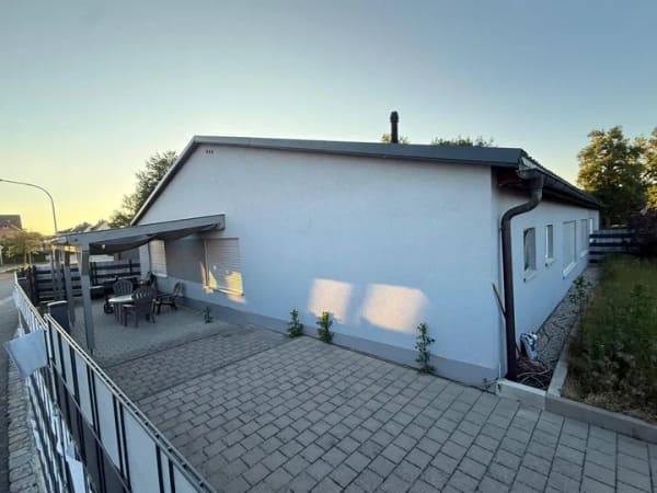 Immobilie in Grafenwöhr - Attraktives Wohngebäude mit zwei großzügigen Wohneinheiten in begehrter Wohnlage von Grafenwöhr - Bild 1