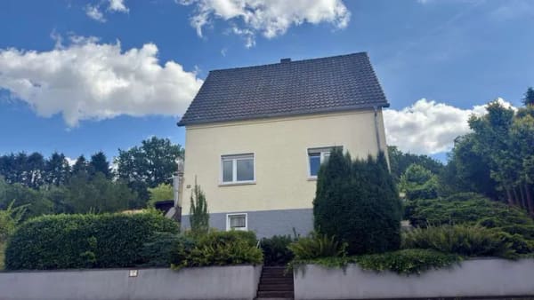 Immobilie in Rammelsbach - Freistehendes Wohnhaus mit Garage und schönem Grundstück - Bild 2