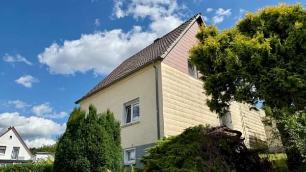 Immobilie in Rammelsbach - Freistehendes Wohnhaus mit Garage und schönem Grundstück - Bild 3