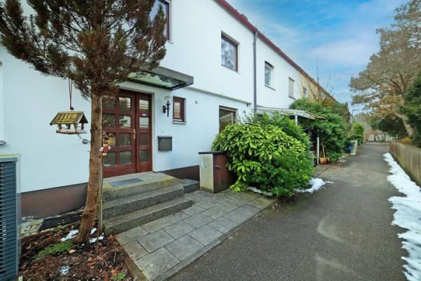 Immobilie in Gröbenzell - Familienfreundliches Reihenmittelhaus in ruhiger grüner Lage im Westen von München - Gröbenzell! - Bild 1
