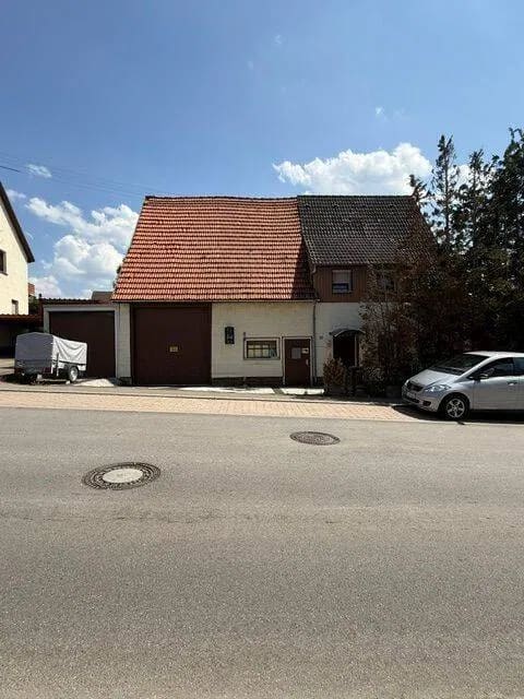 Immobilie in Erkenbrechtsweiler - Platz für Ideen - Einfamilienhaus mit Scheune, Garage und viel Potenzial - Bild 0