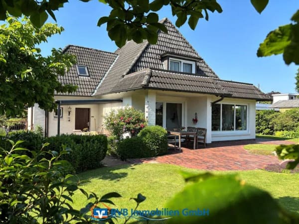 Immobilie in Wittmund - Einfamilienhaus mit traumhaft schönem Garten mitten in der Stadt - Bild 0