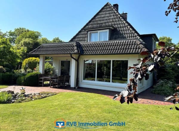 Immobilie in Wittmund - Einfamilienhaus mit traumhaft schönem Garten mitten in der Stadt - Bild 2