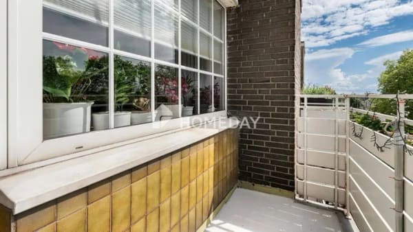 Immobilie in Oberhausen - Großzügige Dachgeschosswohnung mit zwei Balkonen und Aufzug - Bild 3