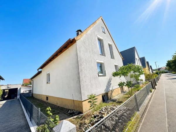 Immobilie in Wonfurt - Freistehendes Einfamilienhaus mit Garten in Wonfurt bei Haßfurt - Bild 1