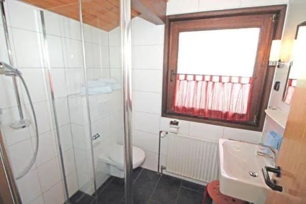 Immobilie in Bad Dürrheim - Gemütliches Ferienhaus im Grünen am Rande des Feriendorfs in Öfingen - Bild 2