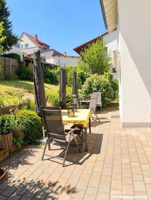 Immobilie in Schriesheim - Sehr gepflegtes 4-Familienhaus mit drei Garagen und sonnigem Garten - Bild 4