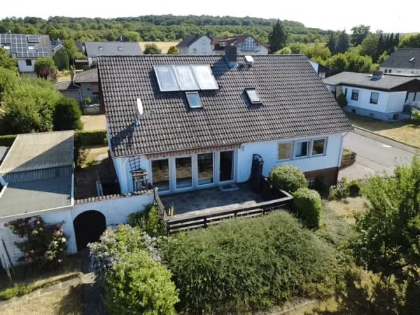 Immobilie in Fronhausen - Schönes Familienhaus - Ruhe, Raum & super Anbindung! - Bild 2