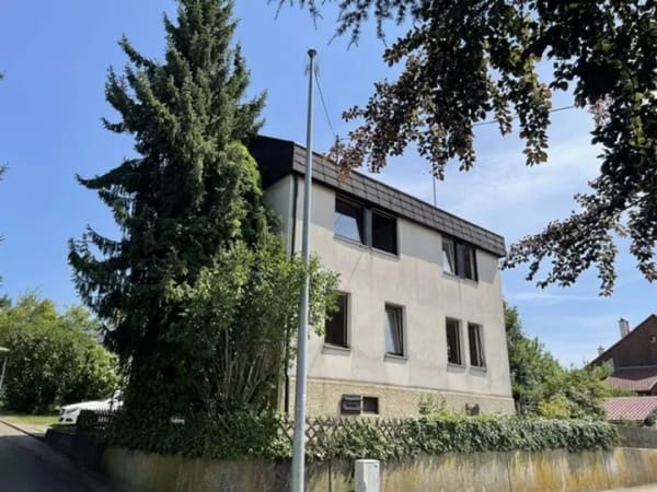 Immobilie in Ebersbach an der Fils - 2-Familienhaus oder nutzbar als Einfamilienhaus für die große Familie- Gestalten Sie es sich selbst! - Bild 0