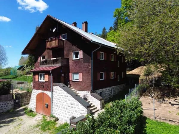 Immobilie in Neureichenau - KAUF GEGEN GEBOT! Landhaus für Tierfreunde mit Reitplatz & Pferdestall – Neureichenau - Bild 1