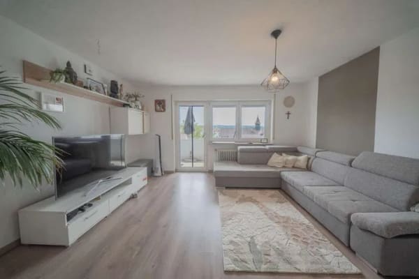 Immobilie in Pleidelsheim - Modernisierte 2-Zimmer-Wohnung mit Aufzug, Balkon & Tiefgarage – sofort bezugsfrei - Bild 0