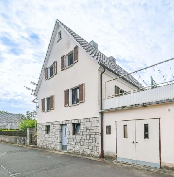 Immobilie in Greußenheim - Charmantes Einfamilienhaus mit großem Grundstück, Bj. 1955 – Ideal für Familien mit Kindern! - Bild 1