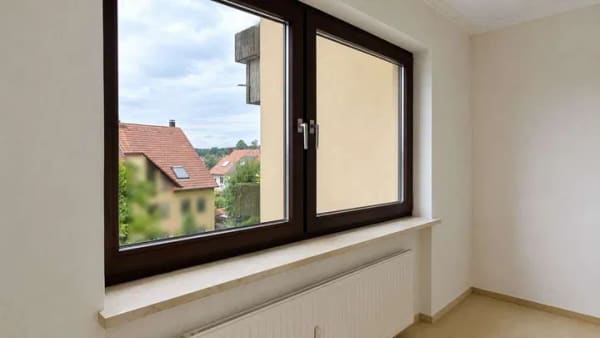 Immobilie in Wendelstein - Großzügige 99 m²-Wohnung– Garage, Aufzug & Potenzial zur 4-Zi-Wohnung, zentrumsnah in Wendelstein - Bild 1