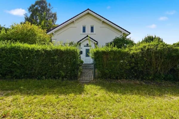 Immobilie in Probsteierhagen - Großzügiges Doppelhauhälfte in idyllischer Alleinlage von Probsteierhagen - Bild 1
