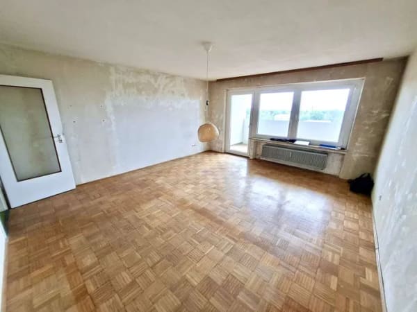 Immobilie in Gersthofen - Wohnen mit Weitblick: 2-ZKB mit S-Balkon, TG-Stellplatz und Lift! - Bild 3