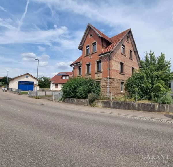 Immobilie in Maulbronn - Charakterhaus mit Scheune und großem Grundstück - Raum für Ihre Wohnideen - Bild 0