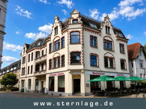 Immobilie in Neumünster - Charmante 6-Zimmer-Altbauwohnung mit 4 Tiefgaragenstellplätzen in zentraler Innenstadtlage von Neumü - Bild 0