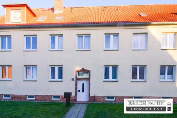 Immobilie in Ribnitz-Damgarten - 3 Zimmer Erdgeschosswohnung mit Keller und Gartenparzelle in Ribnitz-Damgarten - Bild 0