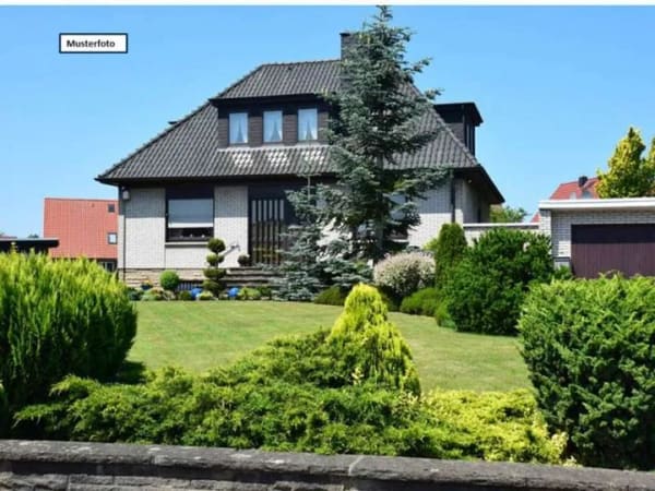 Immobilie in Nalbach - Provi frei Einfamilienhaus mit Einliegerwohnung mit Doppelgarage in 66809 Nalbach -  - Bild 0