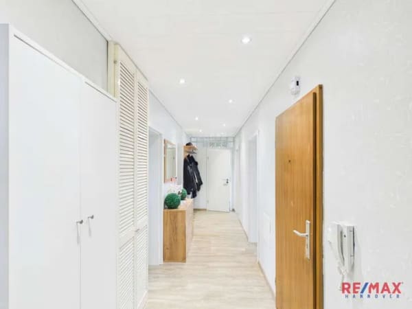Immobilie in Pegau - Gepflegtes 180 m² Platzwunder mit Garage, EBK und vielseitigem Souterrain - Bild 3