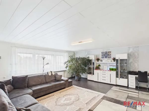 Immobilie in Pegau - Gepflegtes 180 m² Platzwunder mit Garage, EBK und vielseitigem Souterrain - Bild 4