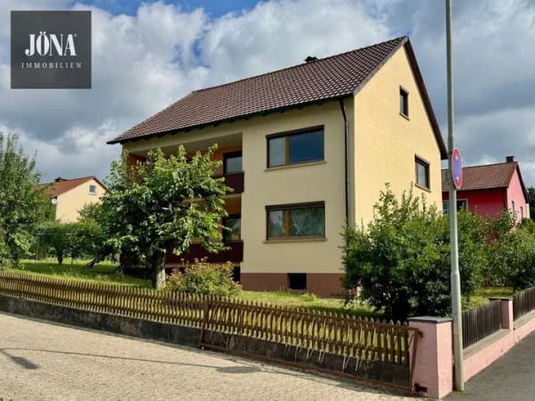 Immobilie in Stadtsteinach - Charmantes Zweifamilienhaus mit 810 m²  Grundstück und großem Entwicklungspotenzial - Bild 1