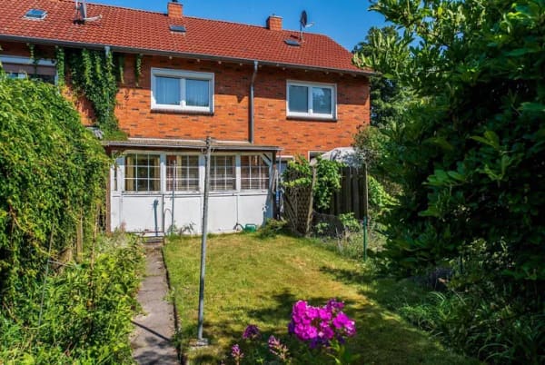 Immobilie in Bad Zwischenahn - Reihenmittelhaus in zentraler Lage von Bad?Zwischenahn - charmantes Wohnen mit Garten - Bild 1