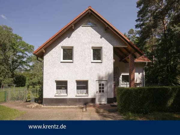 Immobilie in Michendorf - Vielseitiges Mehrgenerationenhaus mit Pool, großem Garten und guter Verkehrsanbindung - Bild 0