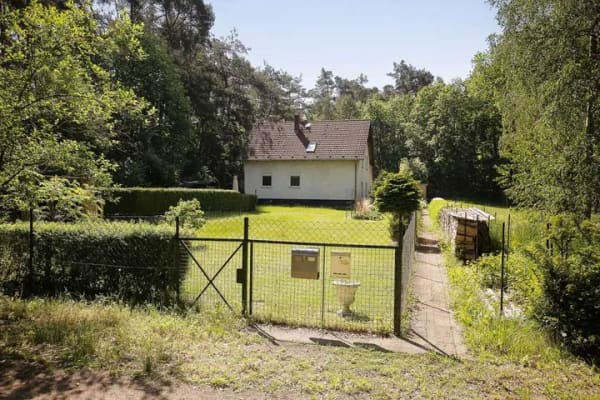 Immobilie in Michendorf - Vielseitiges Mehrgenerationenhaus mit Pool, großem Garten und guter Verkehrsanbindung - Bild 3