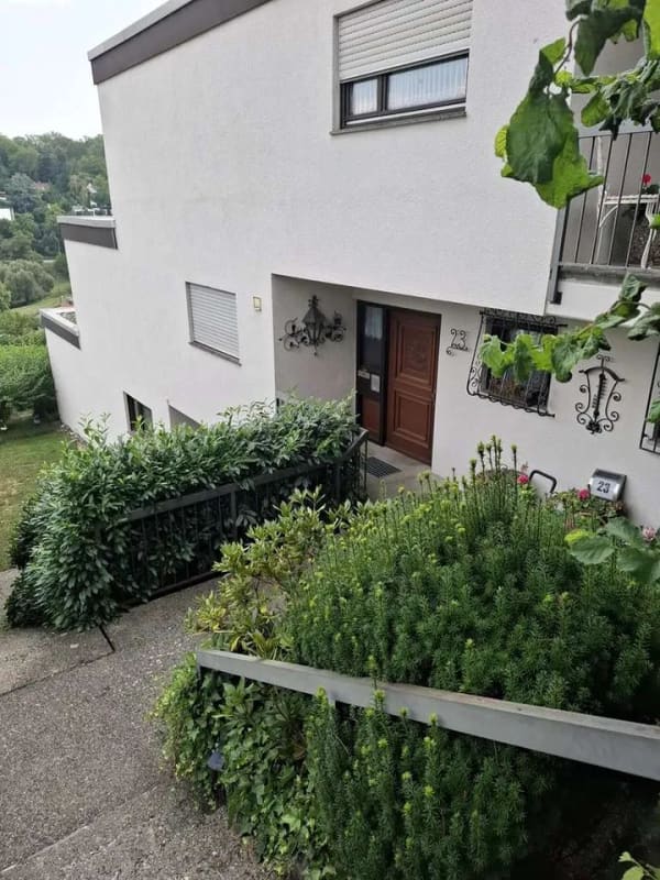 Immobilie in Hechingen - Großzügige 6-Zimmer-Eigentumswohnung mit 145 m², Terrasse, Garage und Burgblick - Bild 1