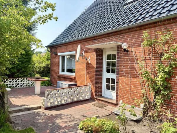 Immobilie in Südbrookmerland - Familienfreundliches Haus mit großem Garten und bereits modernisiertem Dach in Victorbur
 - Bild 1