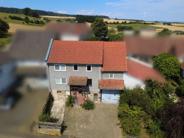 Immobilie in Homberg (Ohm) - Bezugsfertiges Wohnensemble mit hochwertig ausgebautem Nebengebäude & weiterem Entwicklungspotenzial - Bild 2