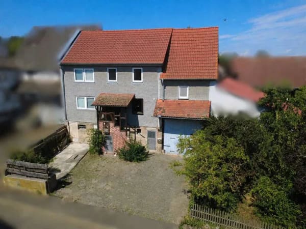 Immobilie in Homberg (Ohm) - Bezugsfertiges Wohnensemble mit hochwertig ausgebautem Nebengebäude & weiterem Entwicklungspotenzial - Bild 3