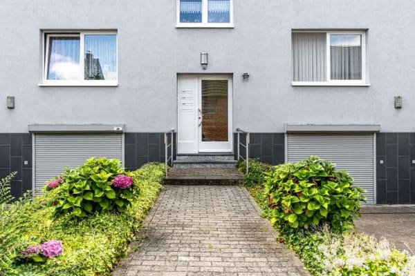 Immobilie in Herzogenrath - Attraktives 4-Familienhaus mit Garagen und Entwicklungspotenzial in Herzogenrath - Bild 2