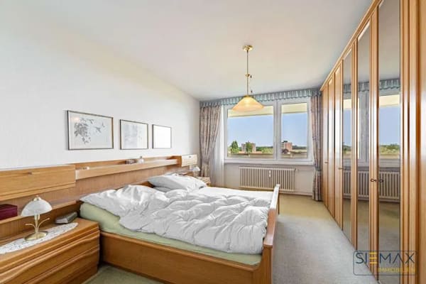 Immobilie in Unterföhring - *** FREI *** 
Ein Zuhause mit Charme, durchdachtem Grundriss und zwei Balkonen - Bild 2