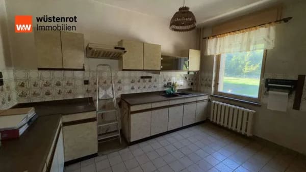 Immobilie in Eisenhüttenstadt - Absolutes Schnäppchen - Handwerker aufgepasst - viel Platz, Vollkeller, großes Grundstück, Pool - Bild 3