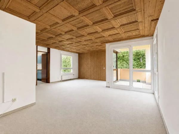 Immobilie in Schwieberdingen - Großzügige 4-Zimmer-Wohnung mit Potenzial und herrlichem Blick ins Grüne// Erbpacht - Bild 1