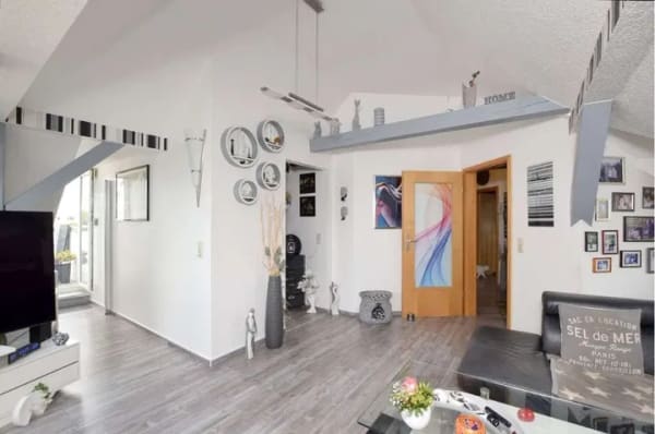 Immobilie in Halberstadt - Kapitalanlage: Gut vermietete 3-Zimmer-Dachgeschosswohnung mit 2 Balkonen + Stellplatz. - Bild 2
