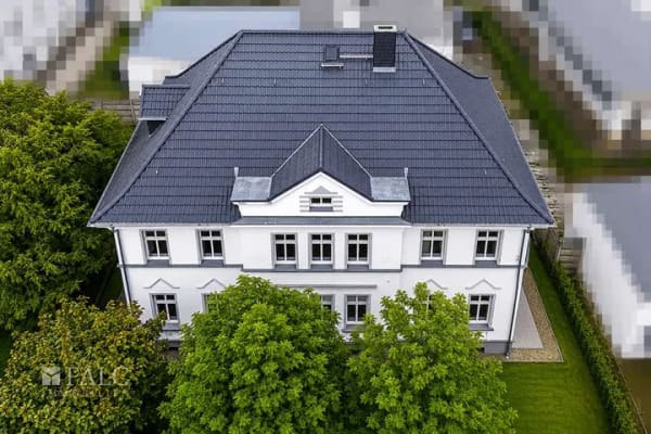 Immobilie in Erkner - Repräsentative Fabrikantenvilla mit vielseitigem Entwicklungspotenzial - FALC Immobilien - Bild 2