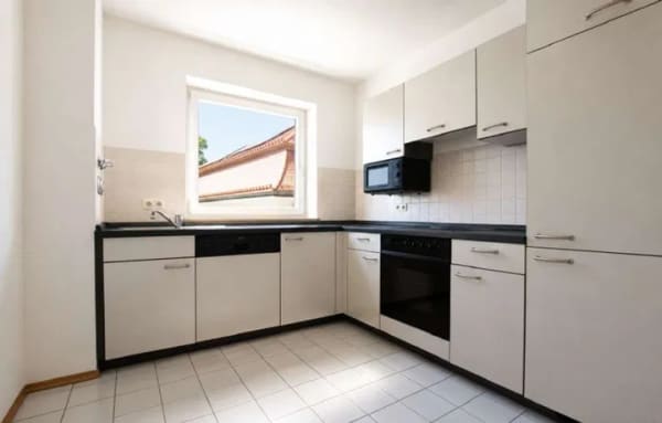 Immobilie in Miesbach - Drinnen gemütlich, draußen großzügig – 2-Zimmer-Wohnung mit sonniger Terrasse - Bild 1
