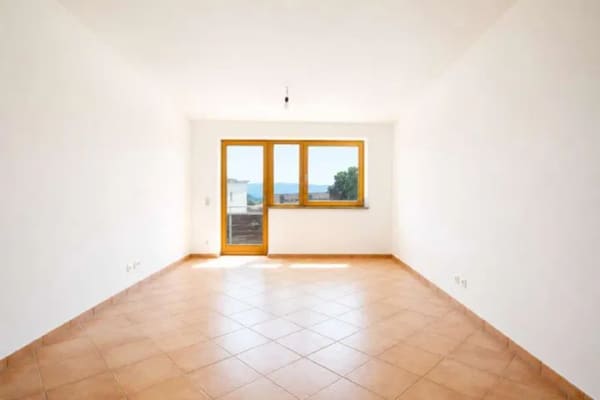 Immobilie in Miesbach - Drinnen gemütlich, draußen großzügig – 2-Zimmer-Wohnung mit sonniger Terrasse - Bild 2