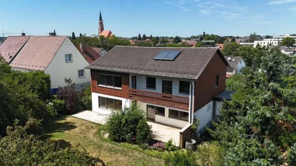 Immobilie in Geisenhausen - Zeitlose Wohnqualität – Gepflegtes Einfamilienhaus mit viel Platz und Privatsphäre in Geisenhausen - Bild 1