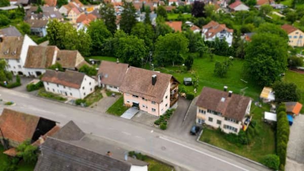 Immobilie in Tengen - Ein Haus. Zwei Wohnungen. Tausend Möglichkeiten. - Bild 1