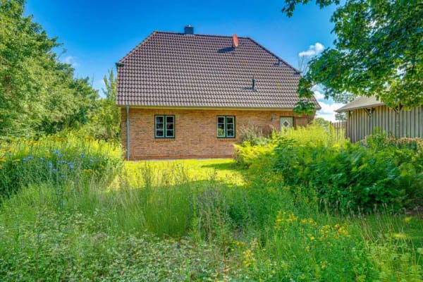 Immobilie in Risum-Lindholm - Nur 5 Min. bis Niebüll: EFH mit neuer Wärmepumpe (Q4), ca. 40 m² Ausbaureserve & großem Grundstück - Bild 4