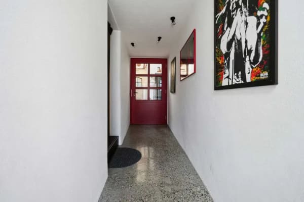 Immobilie in Asselfingen - Nachhaltiges Wohnhaus mit großer Dachterrasse und vermieteter Gewerbeeinheit in Asselfingen! - Bild 2