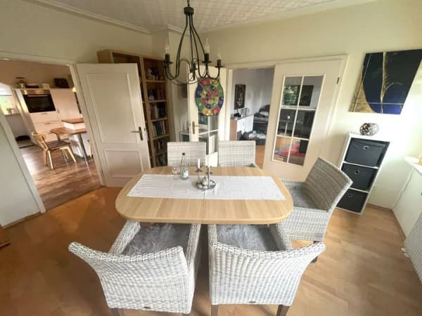 Immobilie in Bisingen - Einfach Einziehen und Wohlfühlen! Gepflegtes Zweifamilienhaus in sonniger Wohnlage in Bisingen mit viel Potenzial! - Bild 3