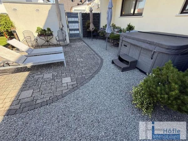 Immobilie in Einhausen - Einhausen, attraktives Zweifamilienhaus mit ausgebautem Dachgeschoss und wunderschöner Gartenoase - Bild 2